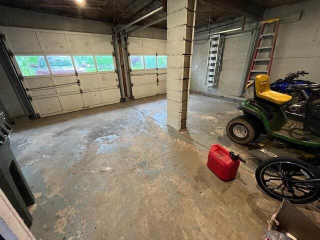 501 Lake Spangenberg Rd, Jefferson Township, PA 18436 - view of garage