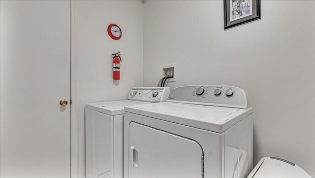205 Flatbrook Way, Milford, PA 18337 - laundry room with washer and clothes dryer and laundry area