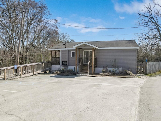 205 Flatbrook Way, Milford, PA 18337 - manufactured / mobile home featuring fence