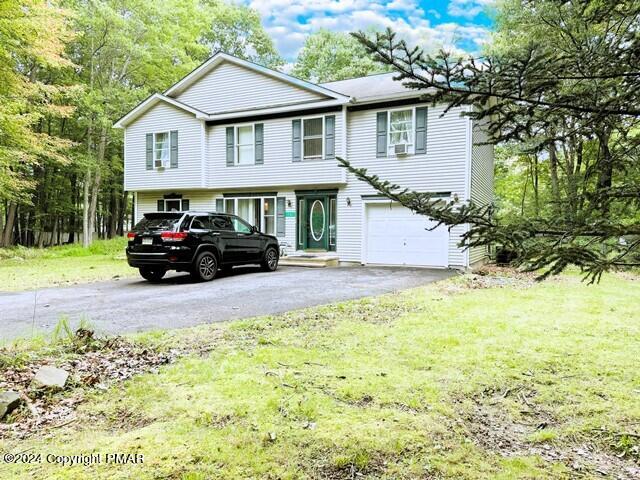 Listing photo 2 for 1162 Colt Ln, Pocono Summit PA 18346