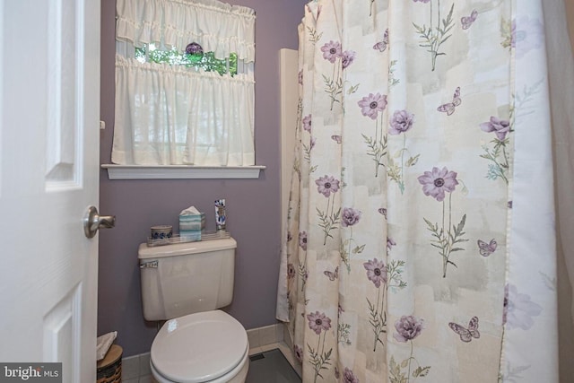 16 Kiloran Wynd Rd, Glenmoore, PA 19343 - full bath with toilet and curtained shower