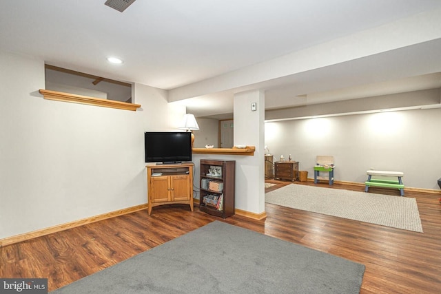 16 Kiloran Wynd Rd, Glenmoore, PA 19343 - living room with wood finished floors and recessed lighting