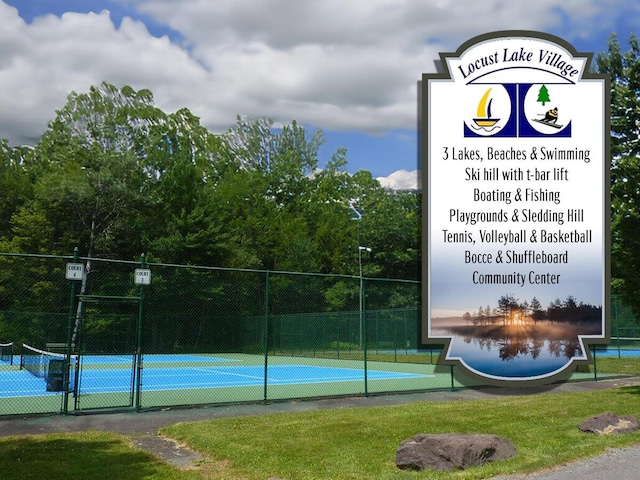 144 Beech Ln, Pocono Lake, PA 18347 - view of tennis court
