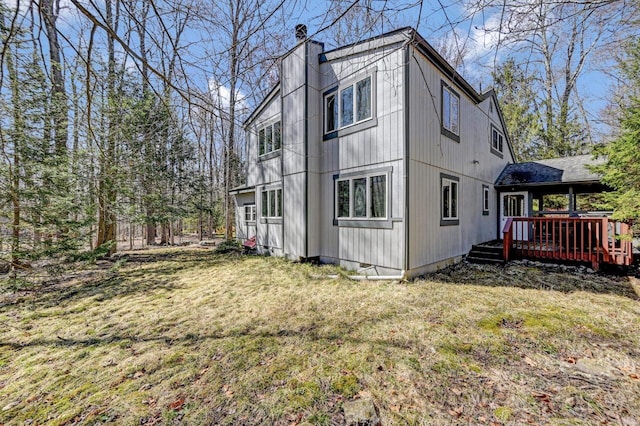 1527 Crestview Ln, Pocono Pines, PA 18350 - view of front of house featuring a wooden deck