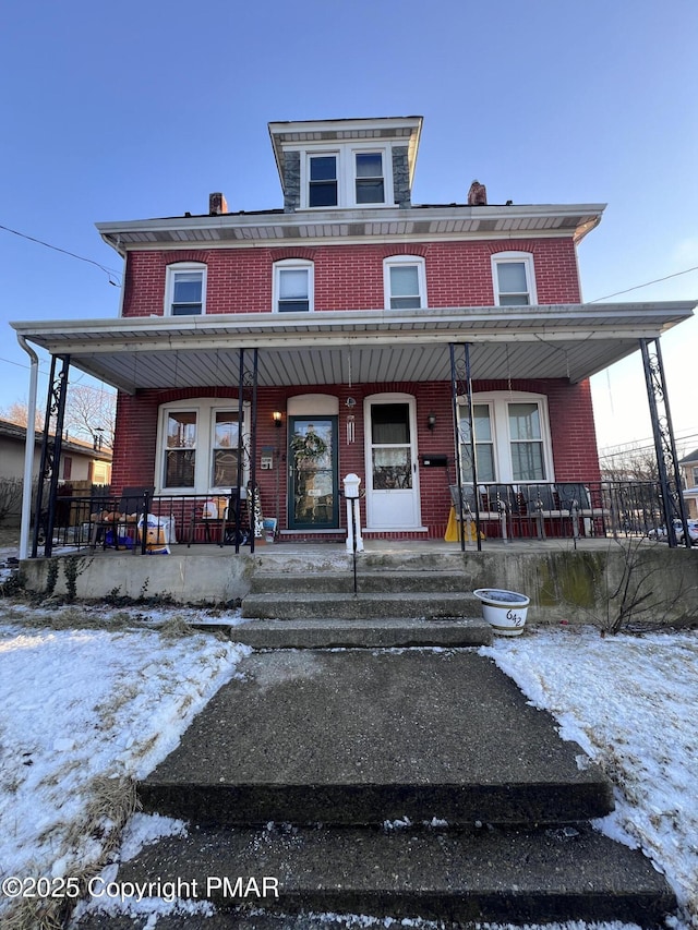 view of front facade with covered porch