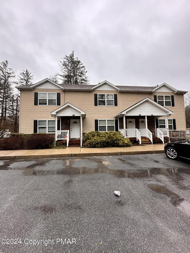 Listing photo 3 for 105 Pines Way, East Stroudsburg PA 18301