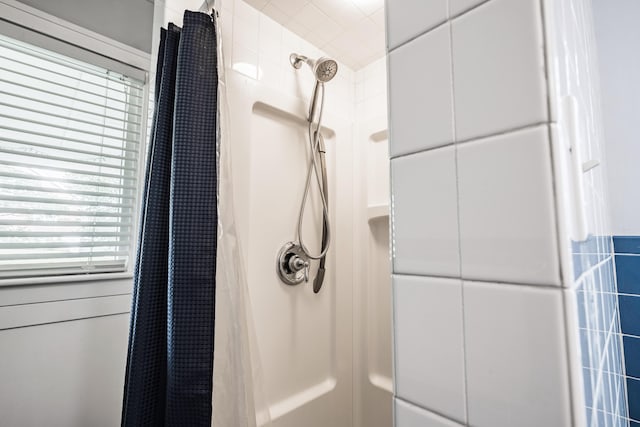 631 Main St, Tatamy, PA 18085 - full bathroom with curtained shower