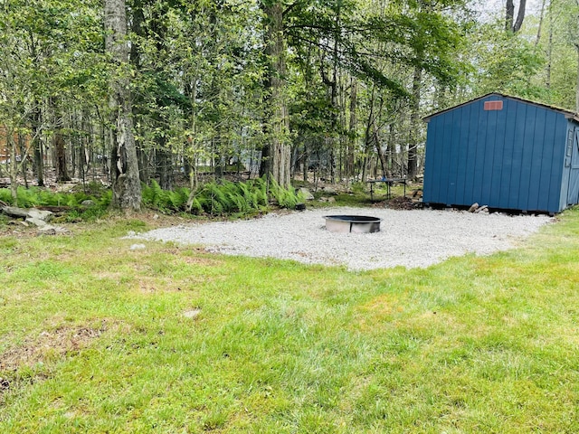 1216 Winding Way, Tobyhanna, PA 18466 - view of grassy yard with a storage shed