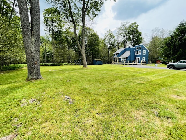 1216 Winding Way, Tobyhanna, PA 18466 - view of grassy yard featuring a storage shed