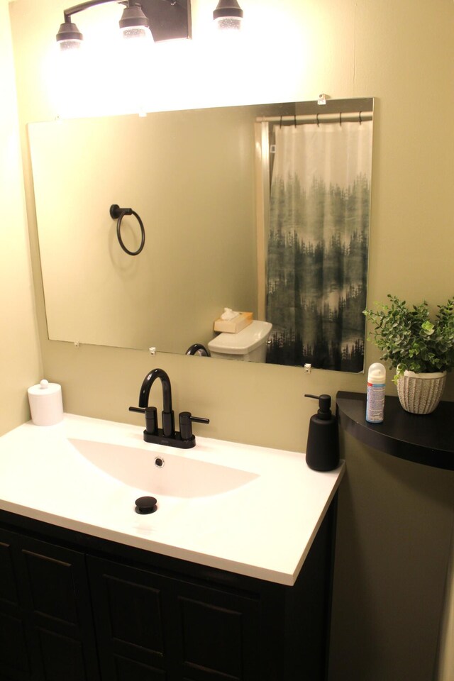 248 High Pass Way, Tannersville, PA 18372 - bathroom featuring vanity