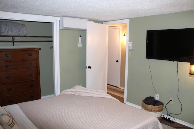 248 High Pass Way, Tannersville, PA 18372 - bedroom with baseboards and a textured ceiling