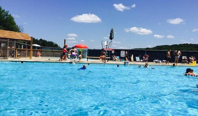 3526 Burnwood Pt, Lake Ariel, PA 18436