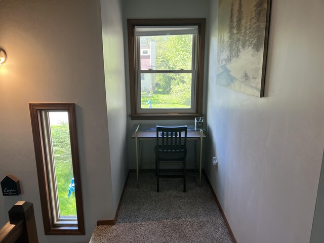 1076 Knollwood Dr, Tobyhanna, PA 18466 - hallway featuring carpet flooring and baseboards