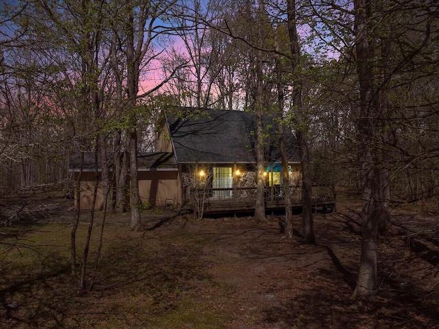 41 Pinoak Dr, Jim Thorpe, PA 18229 - back of property at dusk featuring a deck