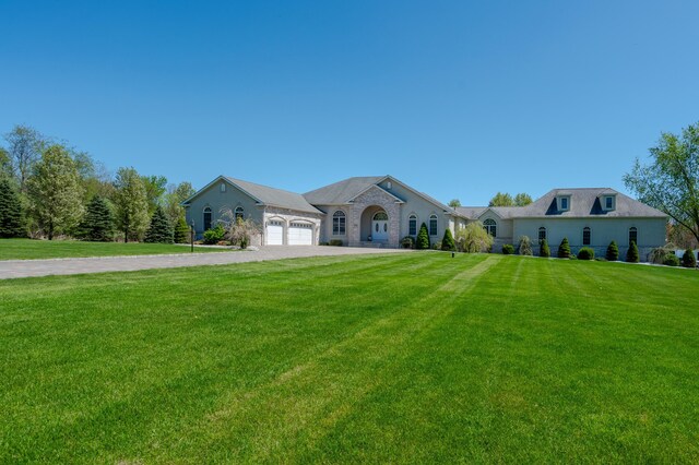 901 Meyer Rd, Nazareth, PA 18064 - single story home featuring an attached garage, a front lawn, and driveway