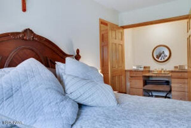 7 Shore Line Dr, Lakeville, PA 18438 - view of bedroom