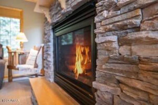 7 Shore Line Dr, Lakeville, PA 18438 - detailed view