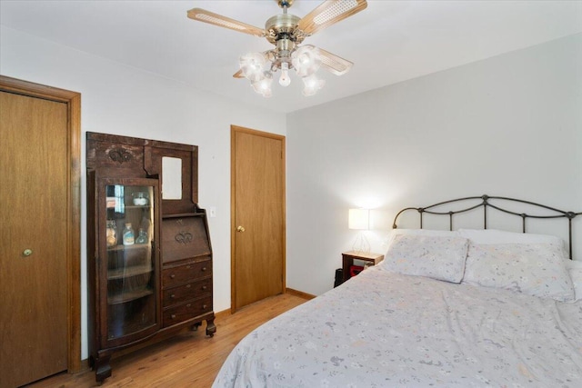 114 Gregory Ct, Stroudsburg, PA 18360 - bedroom with light wood-style floors and a ceiling fan