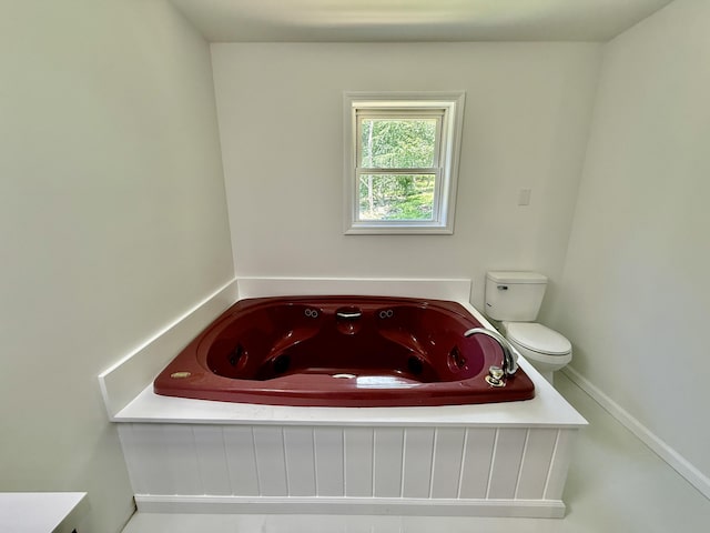 459 Pocono Blvd, Bushkill, PA 18324 - full bath featuring toilet and a whirlpool tub