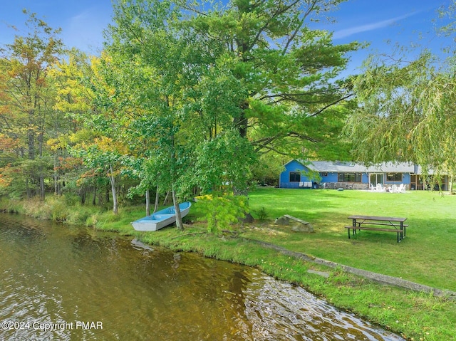 368 Stillwater Dr, Pocono Summit, PA 18346