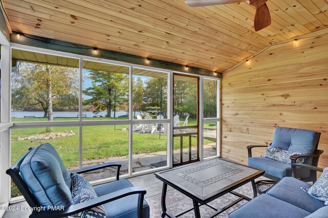 368 Stillwater Dr, Pocono Summit, PA 18346