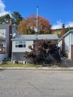 11 W Garibaldi Ave, Nesquehoning PA, 18240, 2 bedrooms, 1 bath house for sale