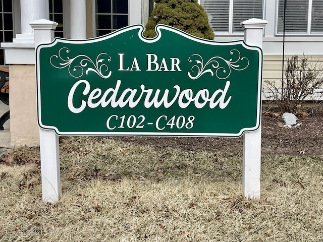 view of community / neighborhood sign