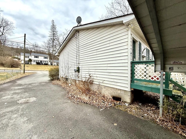 190 Carverton Rd, Trucksville, PA 18708 - view of side of home featuring aphalt driveway