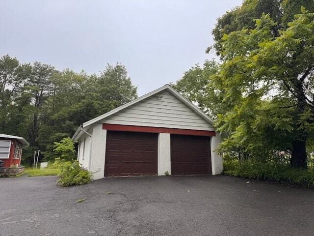 60 Maple Dr, Palmerton, PA 18071 - view of detached garage