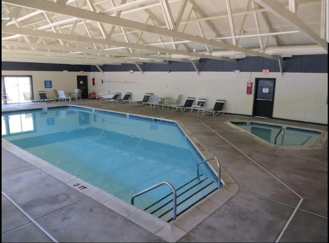 3221 Windermere Dr, Bushkill, PA 18324 - view of indoor pool