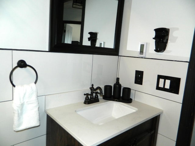 7086 Boulder Ct, Tobyhanna, PA 18466 - bathroom with vanity