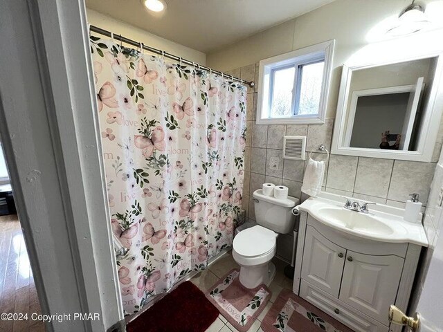 9424 Juniper Dr, Tobyhanna, PA 18466