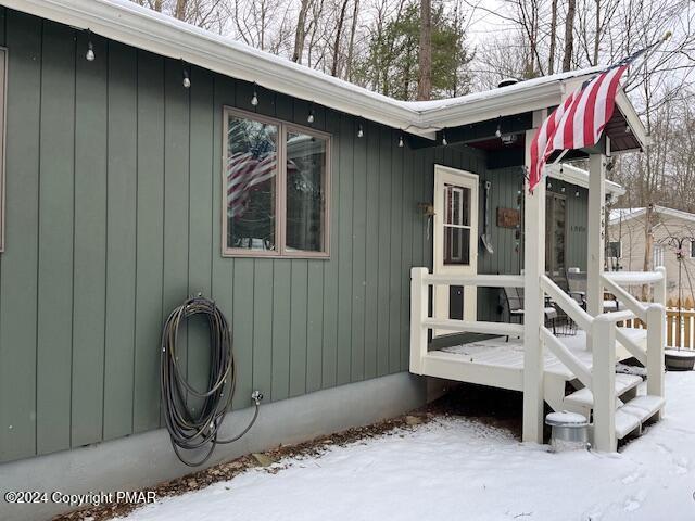 Listing photo 2 for 266 Maxatawny Dr, Pocono Lake PA 18347