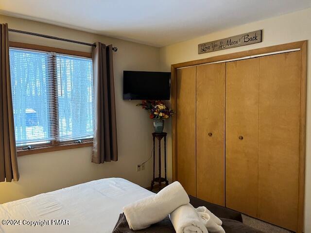 bedroom featuring a closet