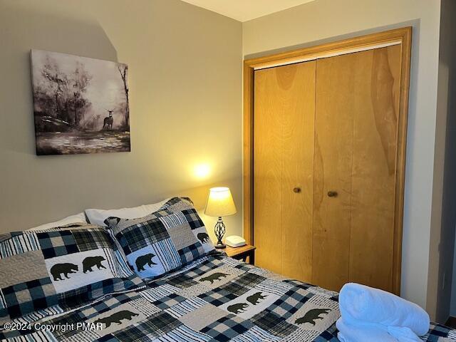 bedroom featuring a closet