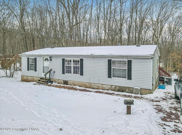 manufactured / mobile home featuring entry steps