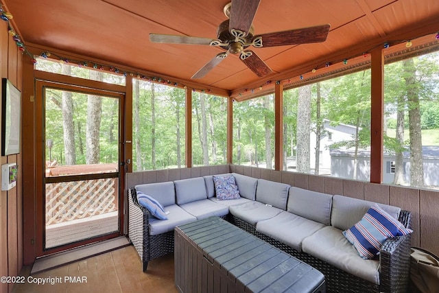 138 Banbury Dr, Bushkill, PA 18324 - sunroom featuring an outdoor hangout area and a ceiling fan