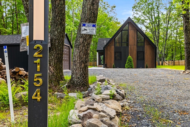 2154 Valleyview Dr, Bushkill, PA 18324 - view of front of house
