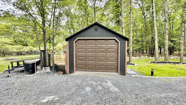 2154 Valleyview Dr, Bushkill, PA 18324 - view of detached garage