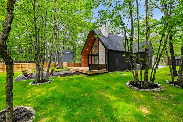 2154 Valleyview Dr, Bushkill, PA 18324 - view of yard featuring a deck