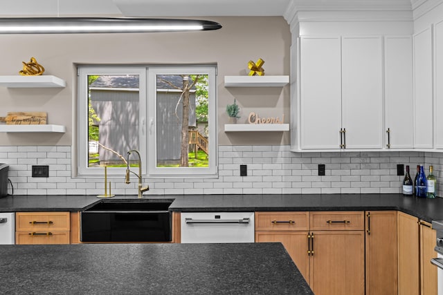 2154 Valleyview Dr, Bushkill, PA 18324 - kitchen with open shelves, a sink, dishwasher, and dark countertops