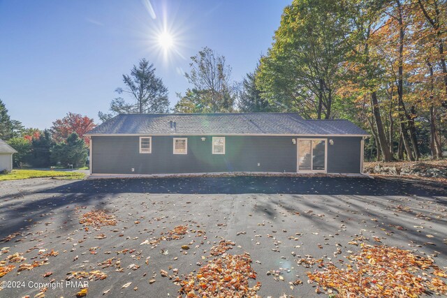 Listing photo 3 for 96 Kinney Ave, Mount Pocono PA 18344