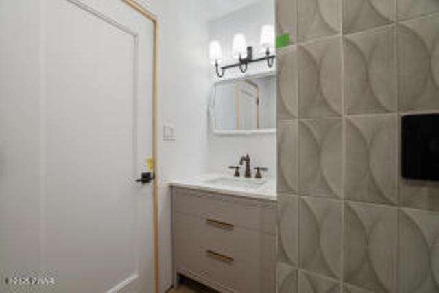 118 Eagle Rock Rd, Lackawaxen, PA 18435 - full bath featuring vanity