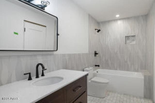 118 Eagle Rock Rd, Lackawaxen, PA 18435 - full bath featuring vanity, bathtub / shower combination, and tile walls