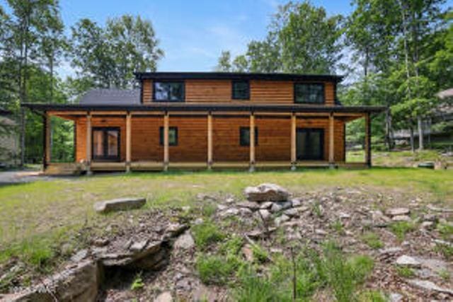 118 Eagle Rock Rd, Lackawaxen, PA 18435 - back of house