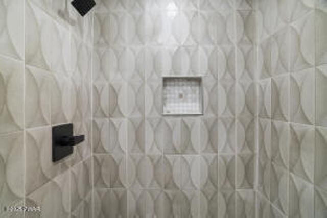 118 Eagle Rock Rd, Lackawaxen, PA 18435 - bathroom featuring tiled shower