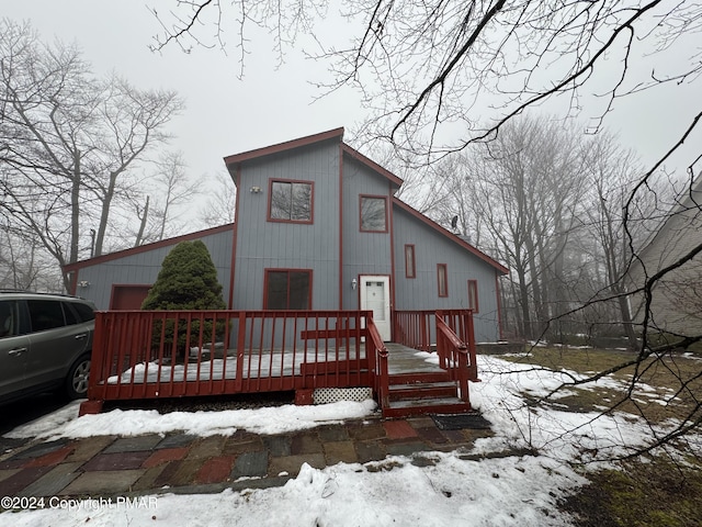 view of front of property