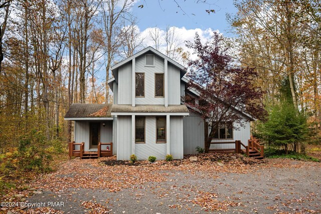 Listing photo 2 for 261 Aspen Rd, Pocono Pines PA 18350