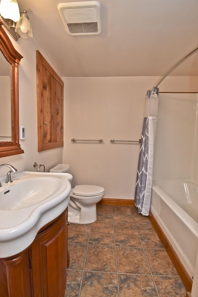 2115 Upper Smith Gap Rd, Saylorsburg, PA 18353 - full bath featuring vanity and shower / bath combo