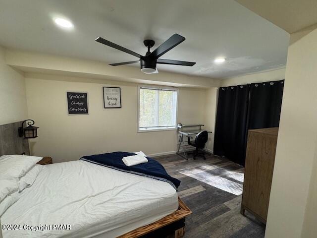 bedroom featuring dark wood-style floors, recessed lighting, ceiling fan, and baseboards